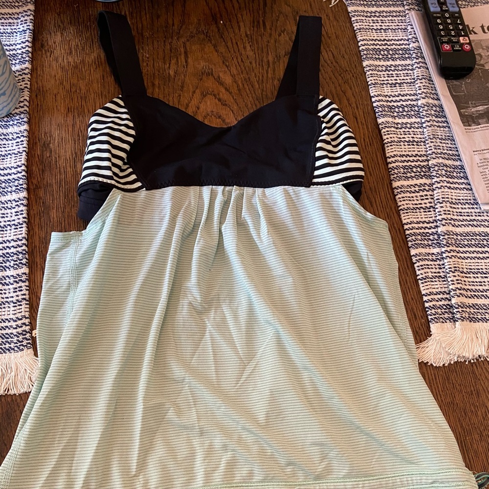 Lululemon workout tank
